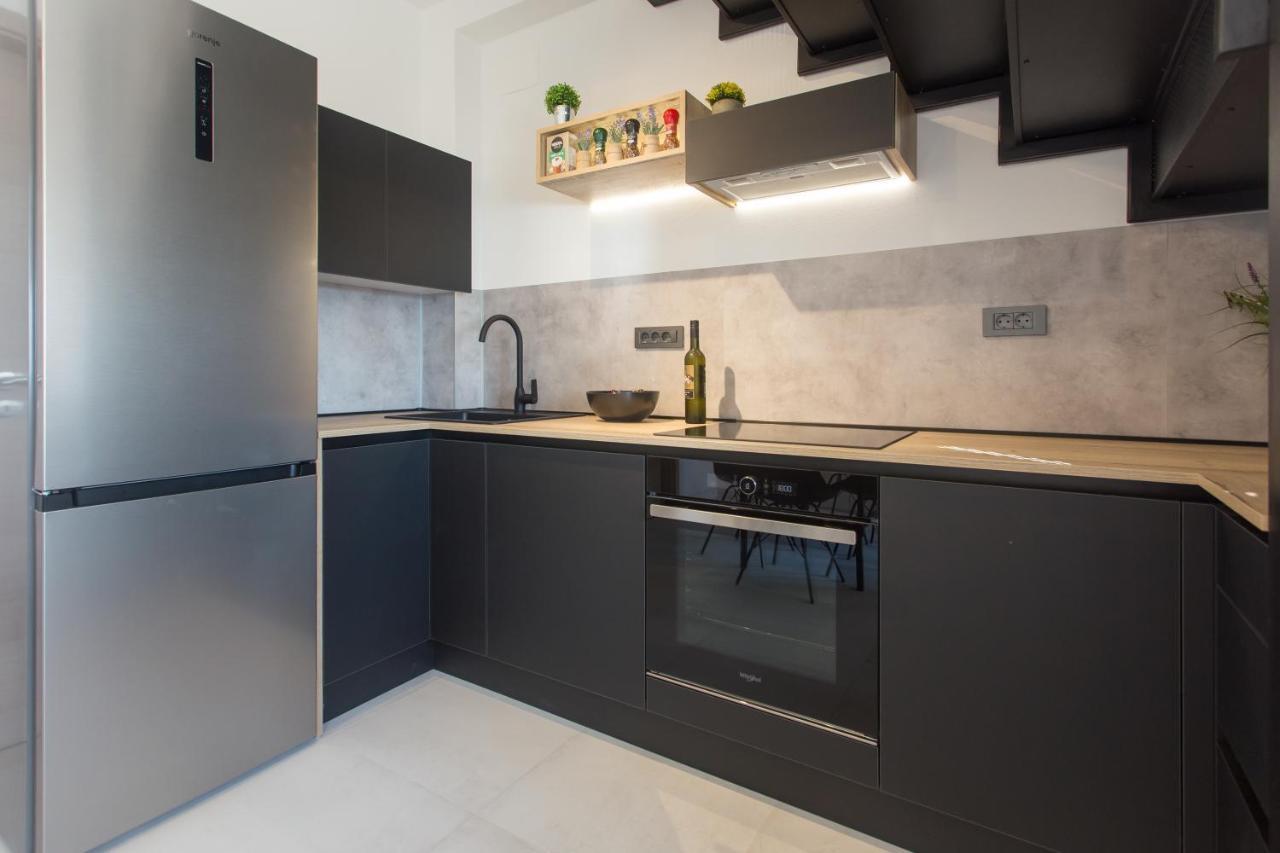 Beach Apartment Renco Sumpetar Exterior photo